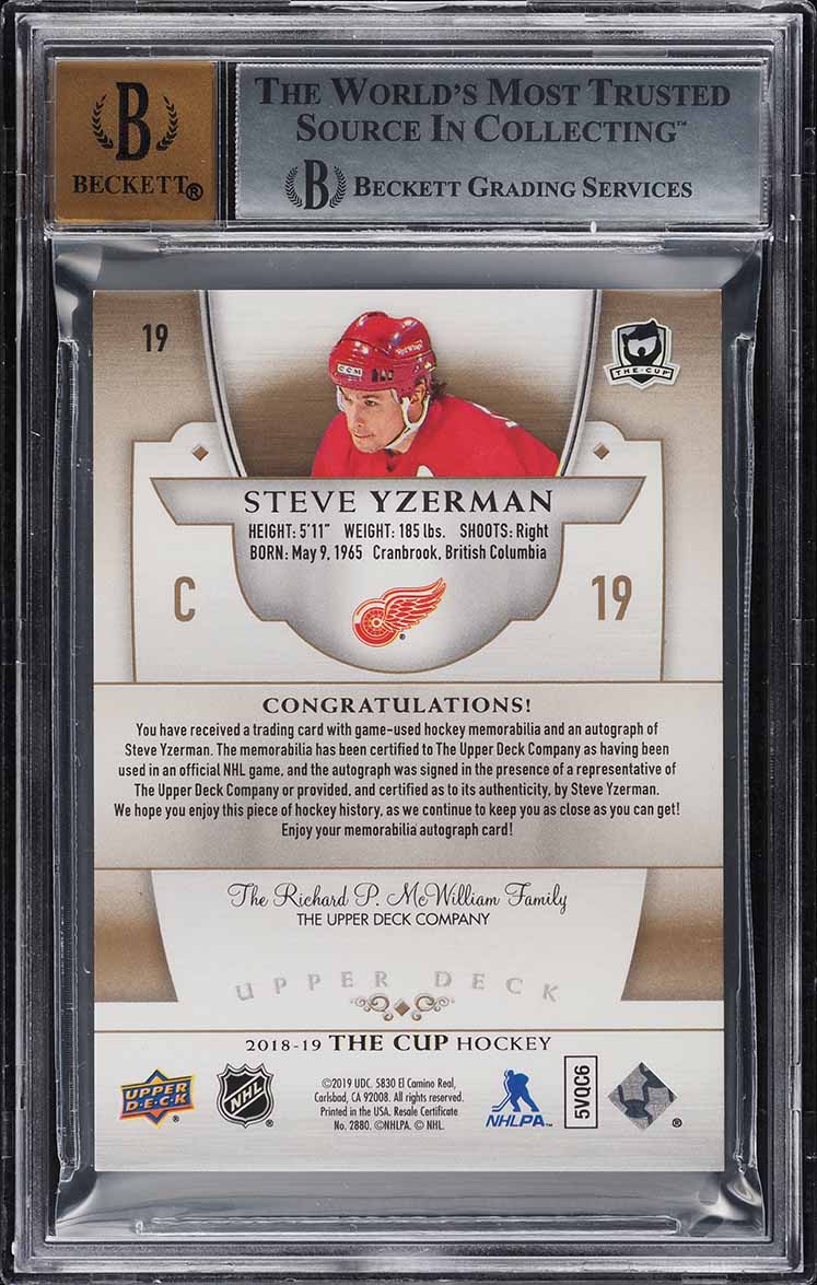 2018 UD The Cup Gold Steve Yzerman PATCH AUTO 1/8 #19 BGS 8.5 NM-MT+