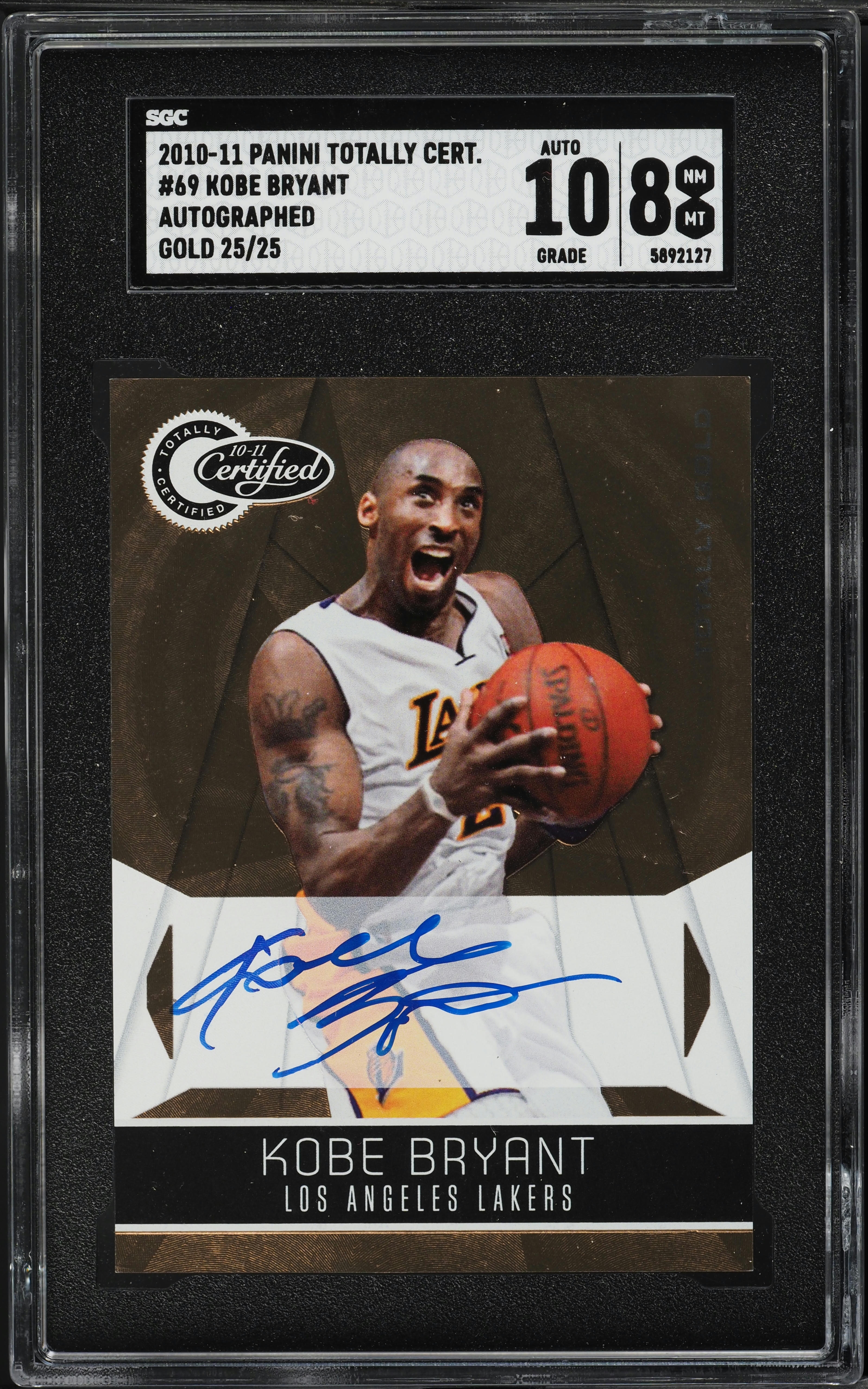 2010 Panini Totally Certified Gold Kobe Bryant AUTO /25 #69