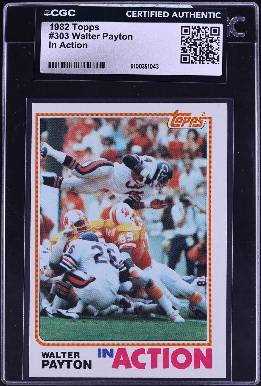 1982 Topps Football Walter Payton IN ACTION #303 CGC AUTH
