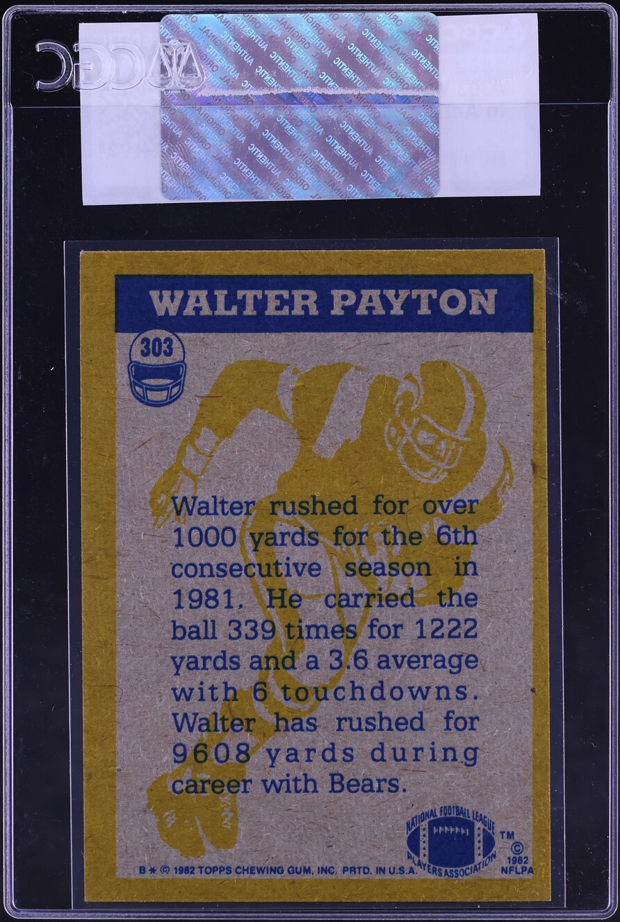 1982 Topps Football Walter Payton IN ACTION #303 CGC AUTH