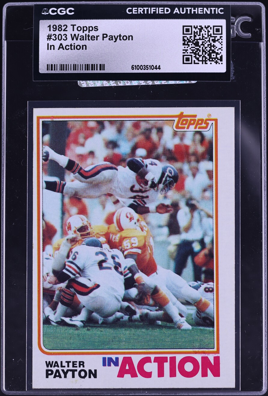 1982 Topps Football Walter Payton IN ACTION #303 CGC AUTH