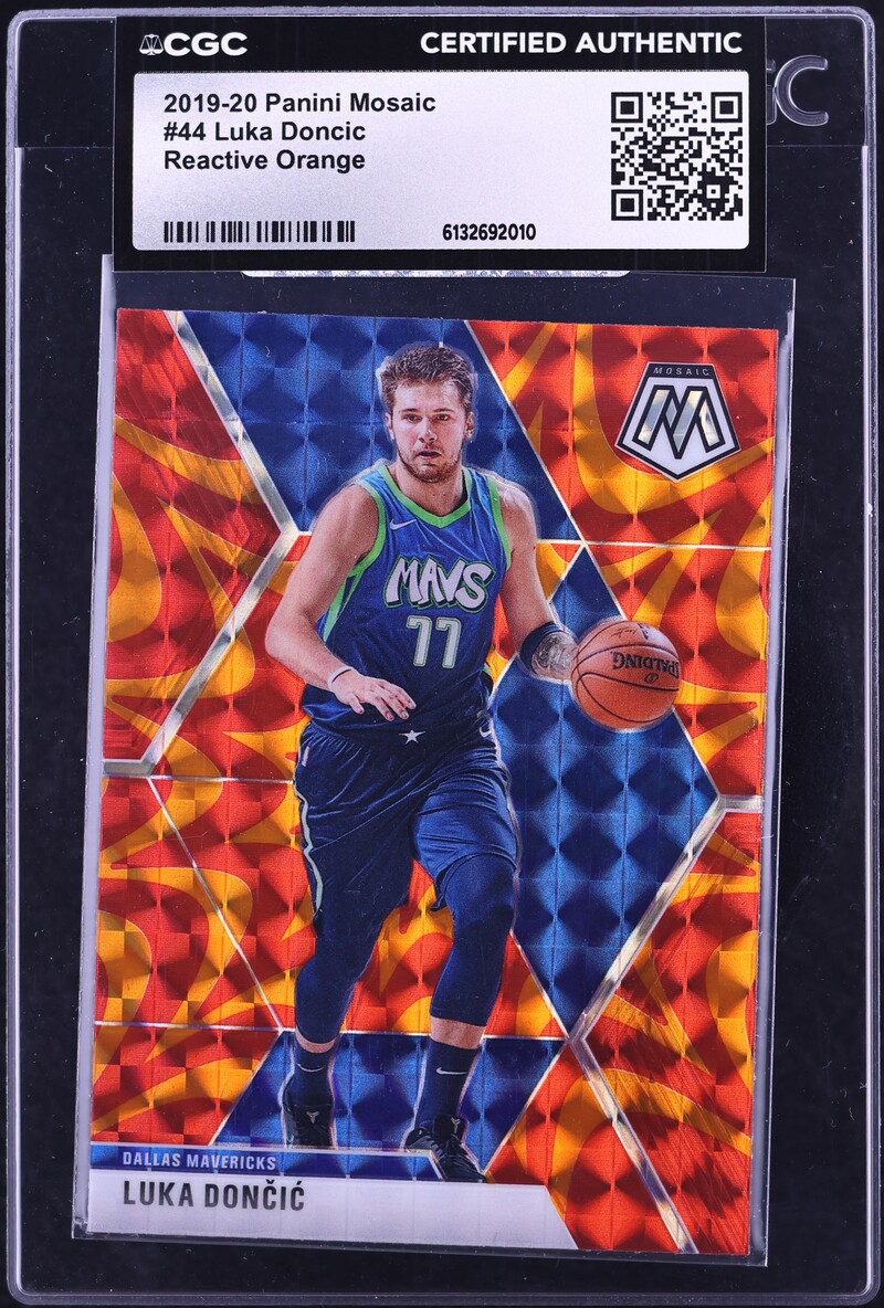 2019 Panini Mosaic Reactive Orange Luka Doncic #44 CGC AUTH