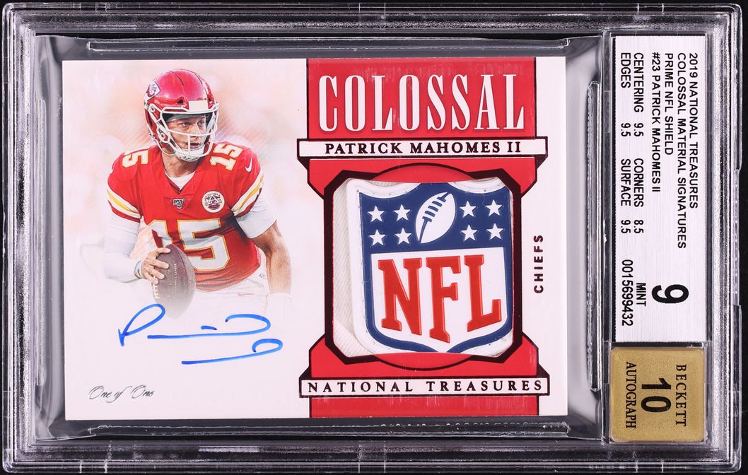 2019 National Treasures Colossal Prime Patrick Mahomes NFL SHIELD PATCH AUTO 1/1 #CS-PM BGS 9