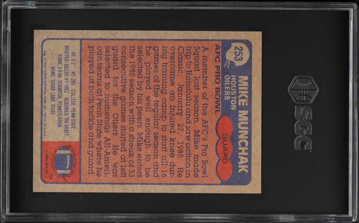 1985 Topps Football Mike Munchak ROOKIE #253 SGC 8 NM-MT