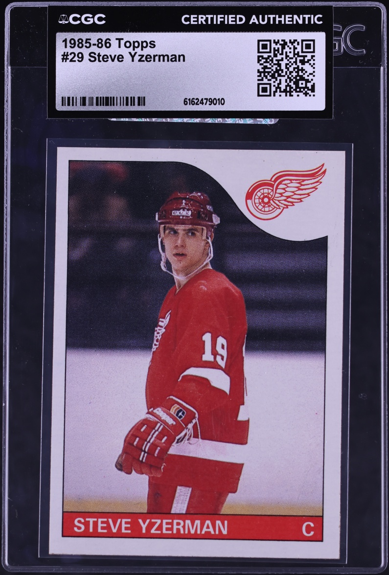 1985 Topps Hockey Steve Yzerman #29 CGC AUTH