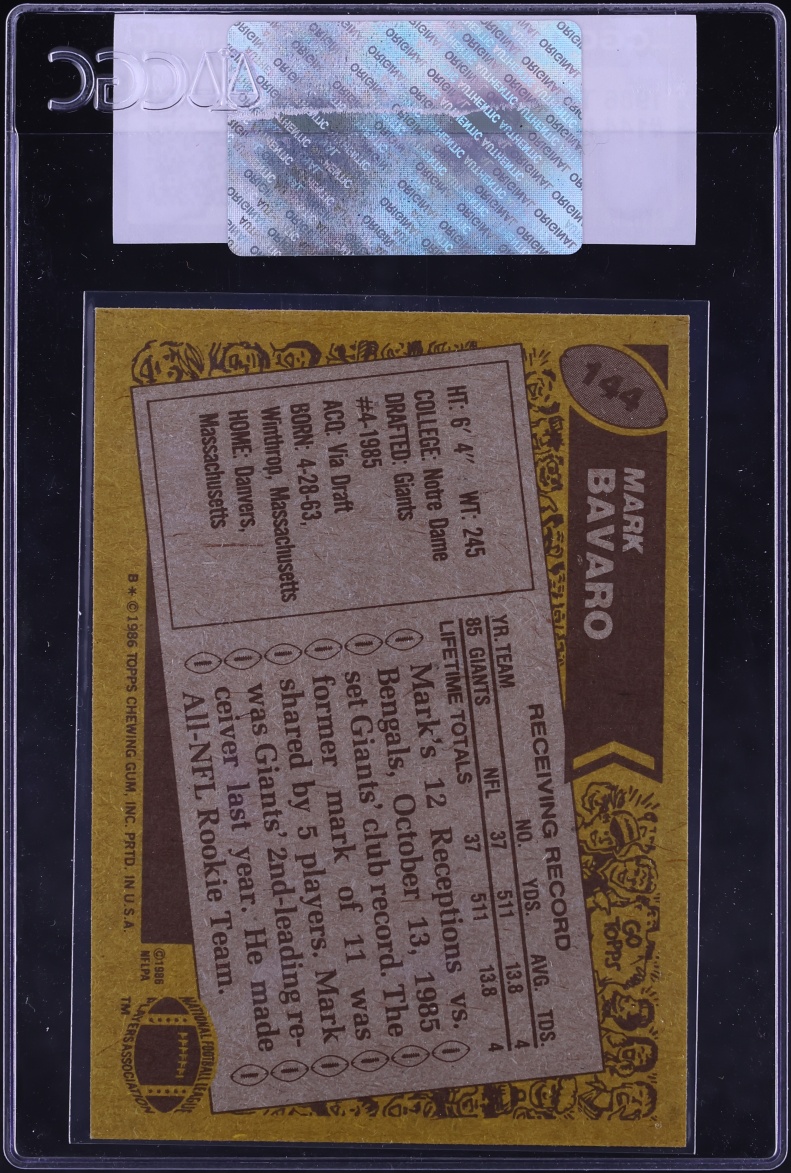 1986 Topps Football Mark Bavaro ROOKIE #144 CGC AUTH
