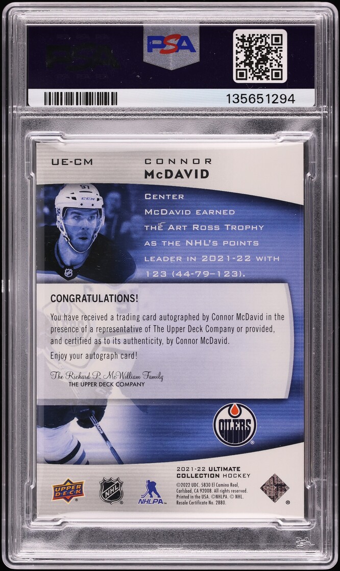 2021 Ultimate Collection Ultimate Emblems Connor McDavid AUTO #UE-CM PSA 7 NRMT - Photo 2