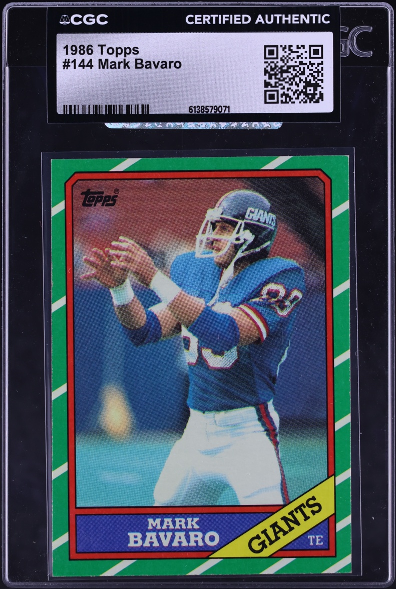 1986 Topps Football Mark Bavaro ROOKIE #144 CGC AUTH