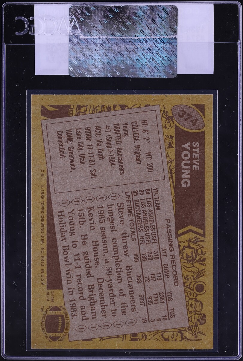 1986 Topps Football Steve Young ROOKIE #374 CGC AUTH