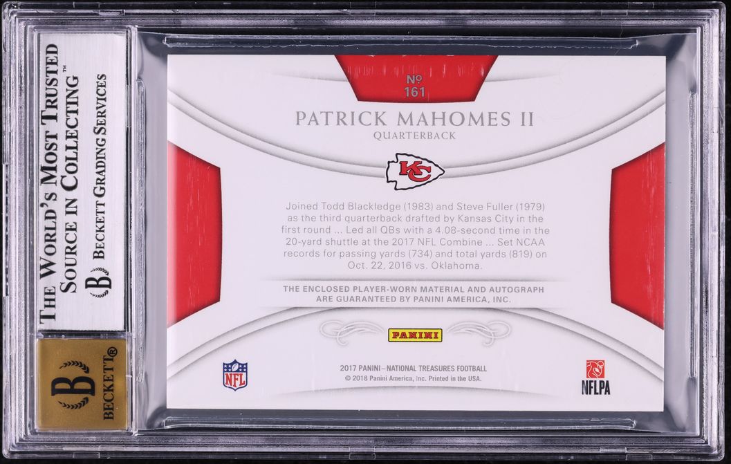 2017 National Treasures Holo Silver Patrick Mahomes ROOKIE PATCH AUTO /25 BGS 9