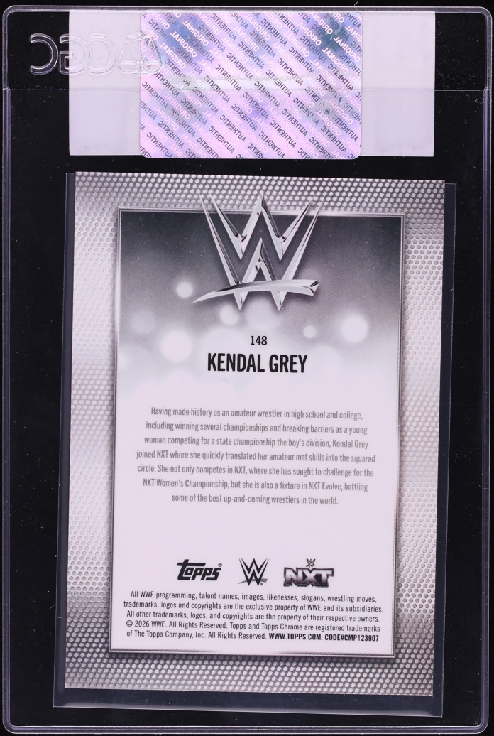 2026 Topps Chrome Logofractor WWE Black Kendal Grey /10 #148 CGC AUTH - Photo 2