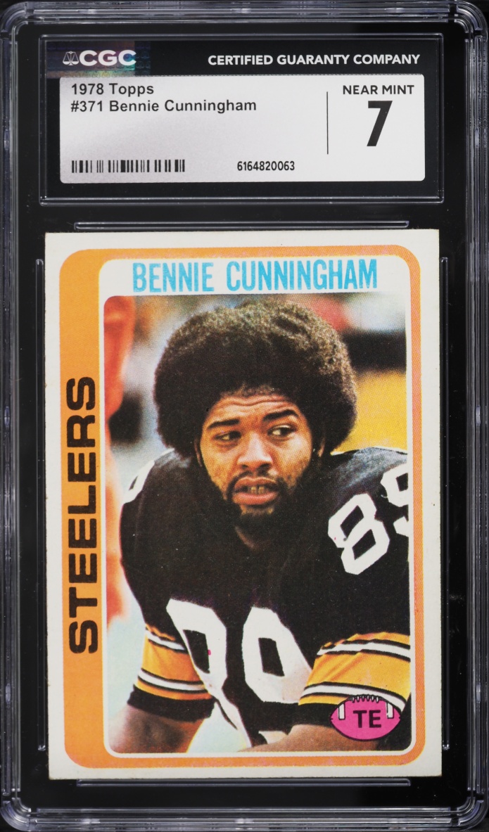 1978 Topps Football Bennie Cunningham #371 CGC 7 NRMT