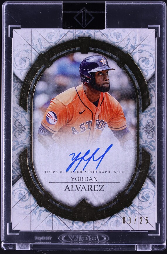 2018 Bowman Chrome Refractor Yordan Alvarez PROSPECT AUTO /499 PSA