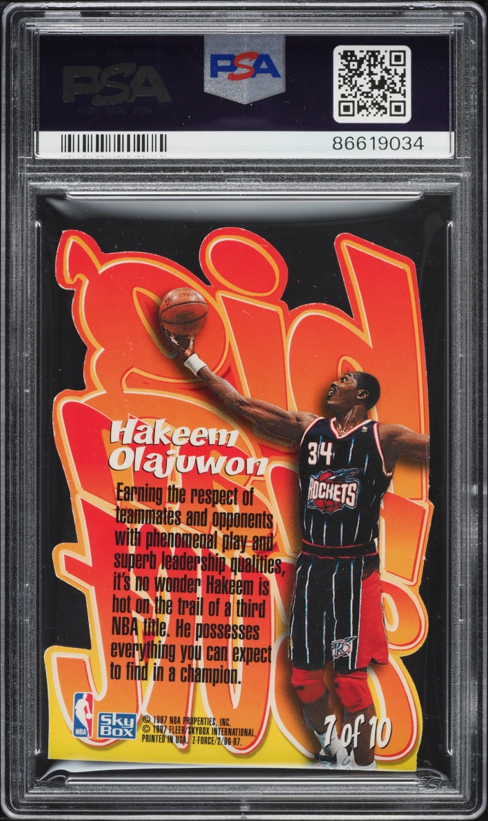 1996 Skybox Z-Force Big Men On Court Die-Cut Hakeem Olajuwon #7 PSA 7 NRMT - Photo 2