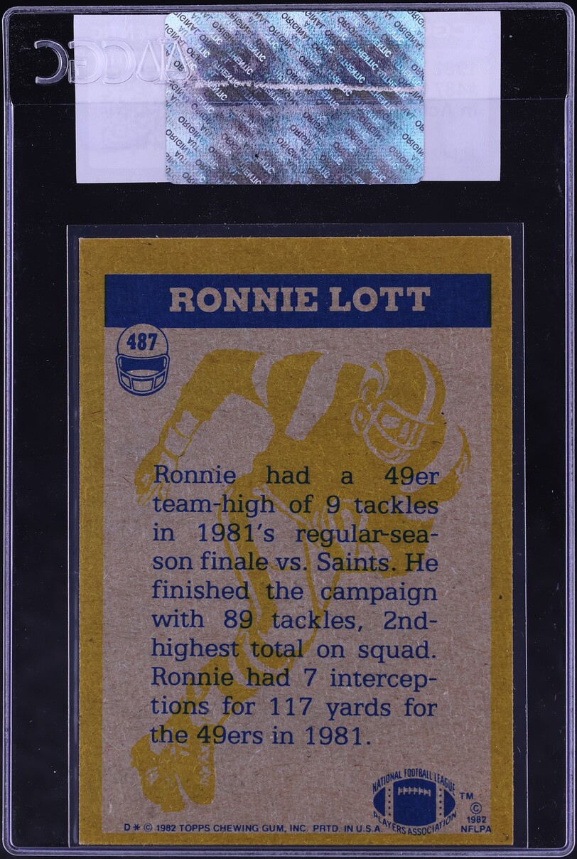 1982 Topps Football Ronnie Lott ROOKIE, IN ACTION #487 CGC AUTH