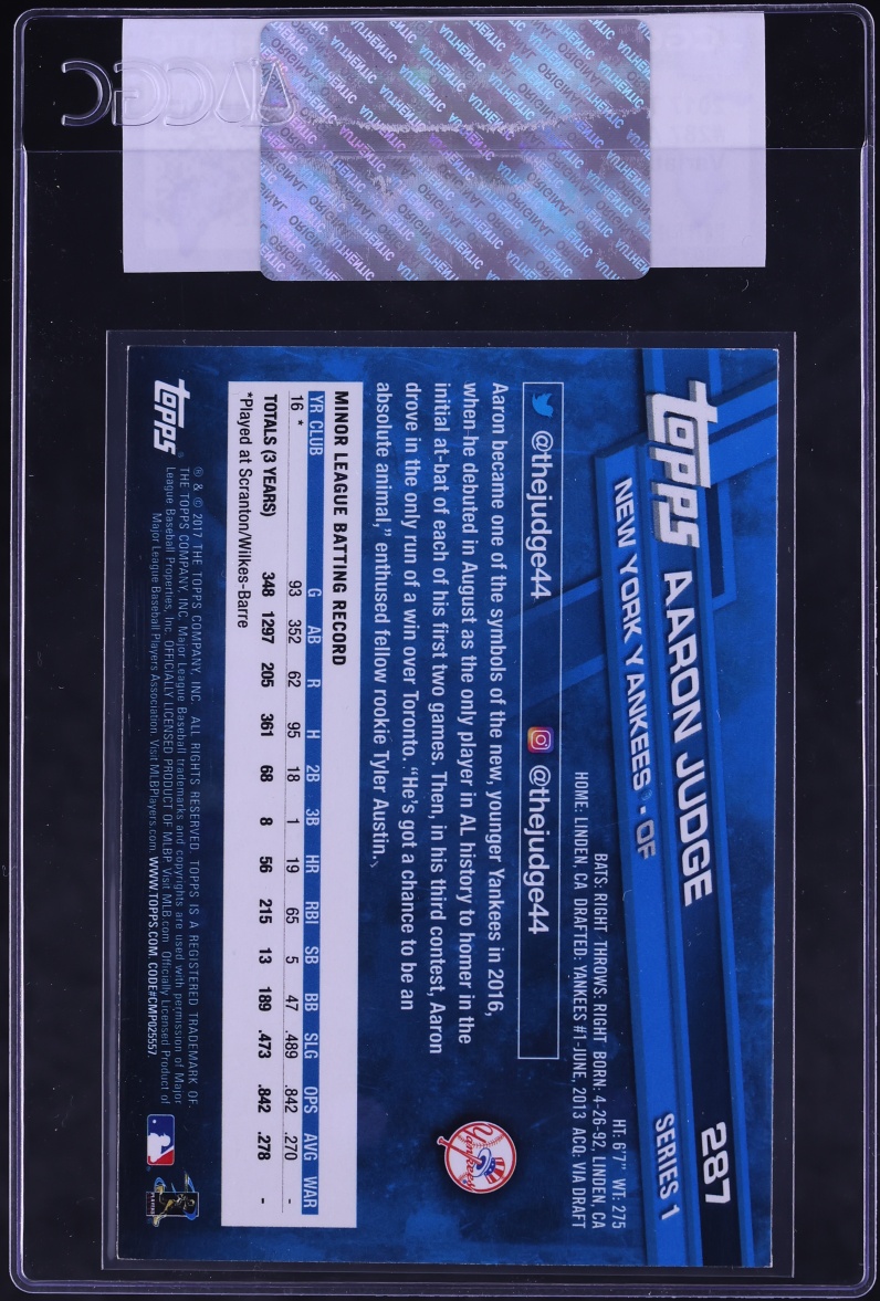 2017 Topps Variation Arms Over Railing Aaron Judge ROOKIE #287 CGC AUTH