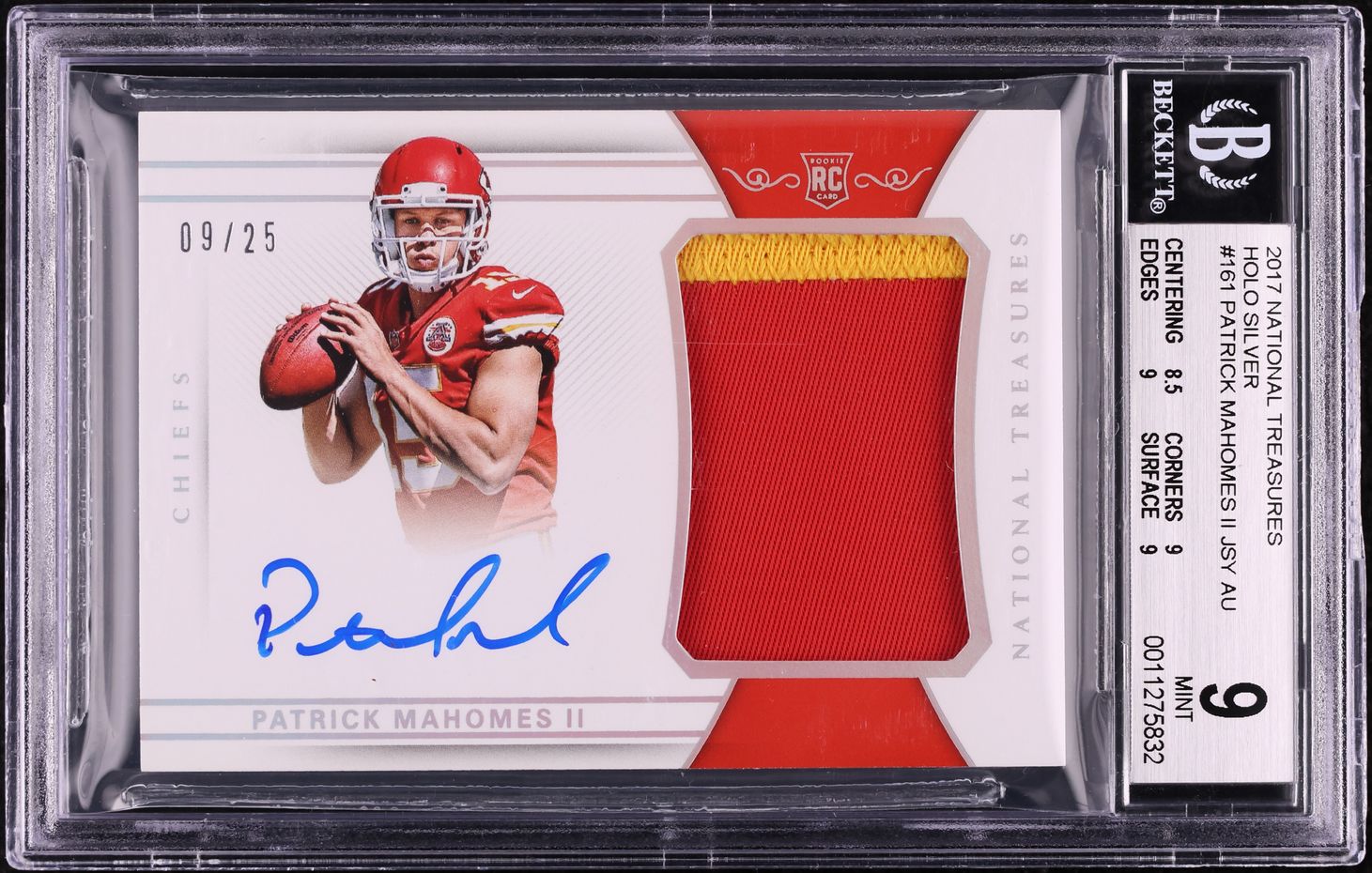 2017 National Treasures Holo Silver Patrick Mahomes II RC PATCH AUTO /25 BGS 9