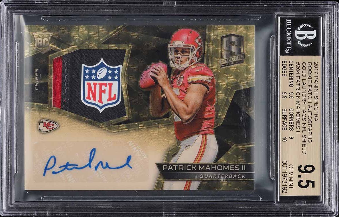 2017 Panini Spectra Gold Patrick Mahomes II RC NFL SHIELD PATCH AUTO 1/ ...