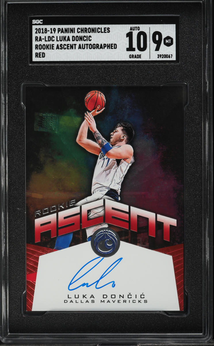 2018 Panini Chronicles Ascent Red Luka Doncic ROOKIE AUTO #RA-LDC SGC 9 MINT