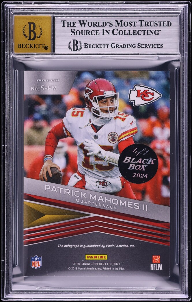 2018 Panini Spectra Nebula Patrick Mahomes II AUTO 1/1 #SPM BGS 8.5 NM-MT+