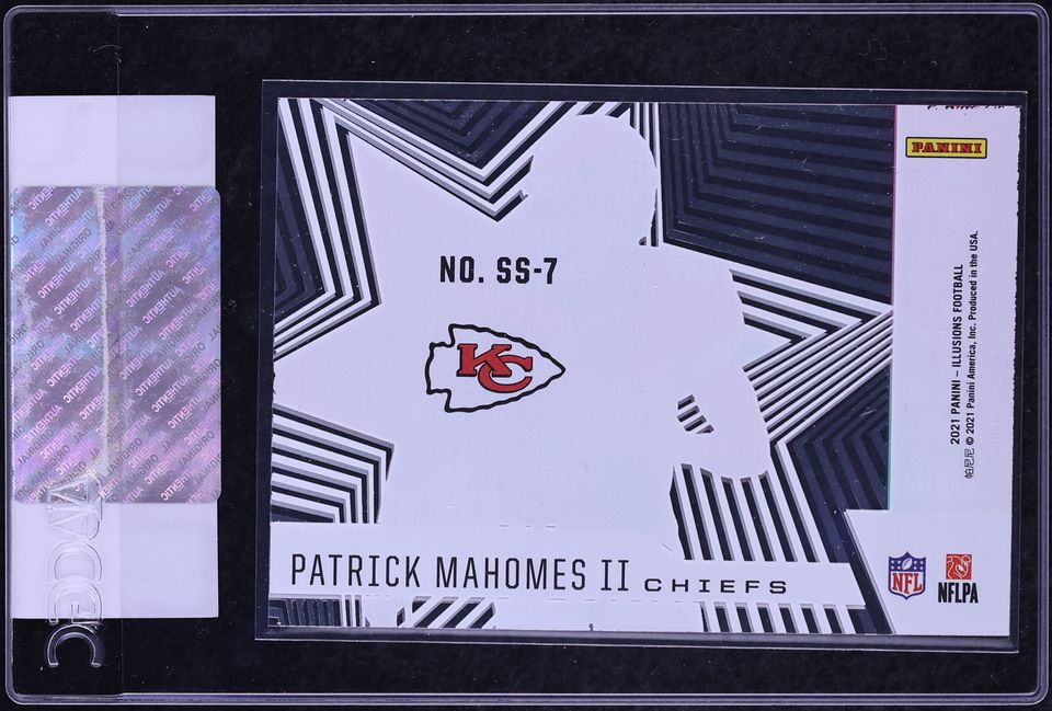 2021 Panini Illusions Shining Stars Patrick Mahomes II #SS-7 CGC AUTH
