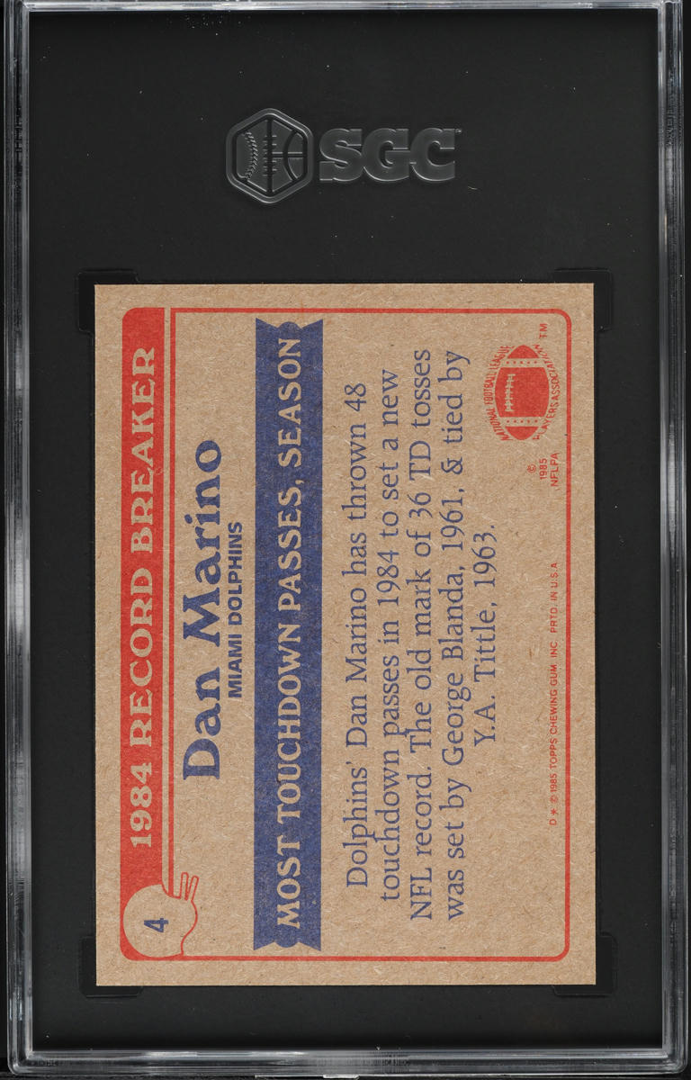 1985 Topps Football Dan Marino RECORD BREAKER #4 SGC 7 NRMT
