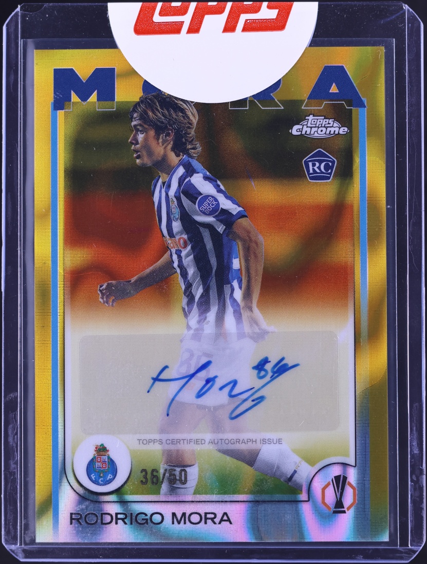 2024 Topps Chrome UEFA Club Competitions Gold Lava Refractor Rodrigo Mora ROOKIE AUTO /50 #CAMR - Photo 1
