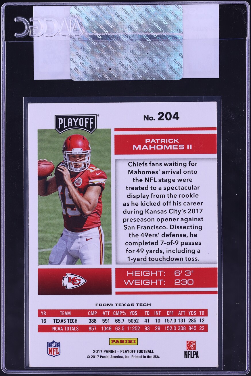 2017 Panini Playoff Patrick Mahomes II ROOKIE #204 CGC AUTH