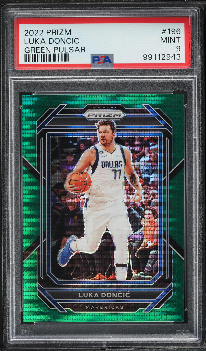 2022 Panini Prizm Green Pulsar Luka Doncic /25 #196 PSA 9 MINT
