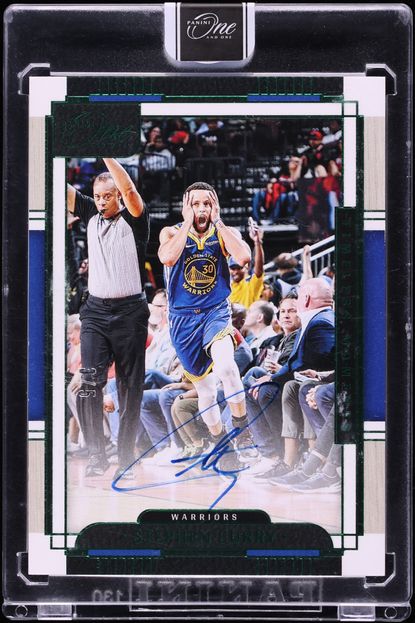 2023 Panini One And One Timeless Moments Green Stephen Curry AUTO /5 #TMA-SCY