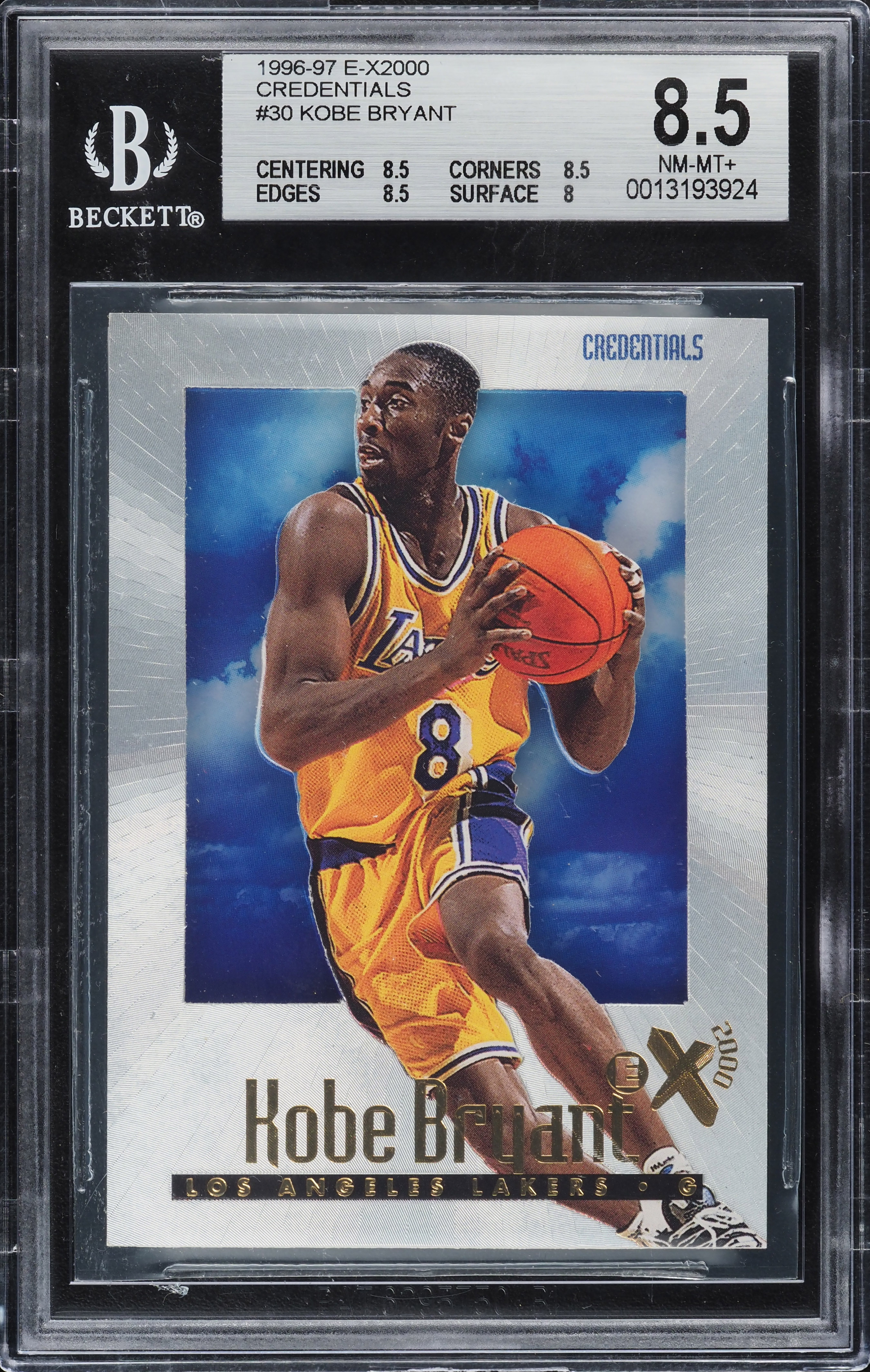 1996 Skybox E-X2000 Credentials Kobe Bryant ROOKIE /499 #30 BGS