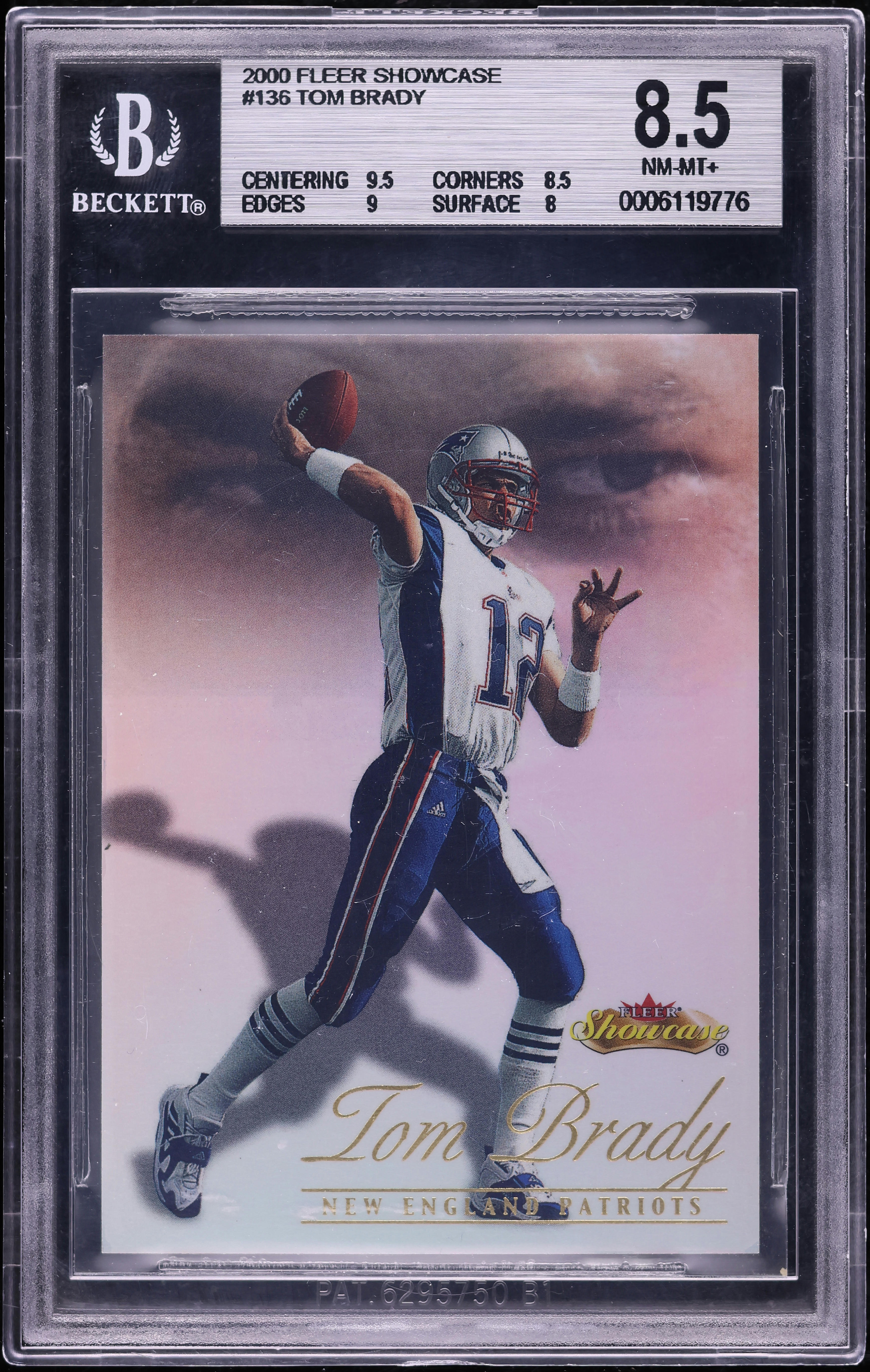 2000 Fleer Showcase Tom Brady ROOKIE /2000 #136 BGS 8.5 NM-MT+