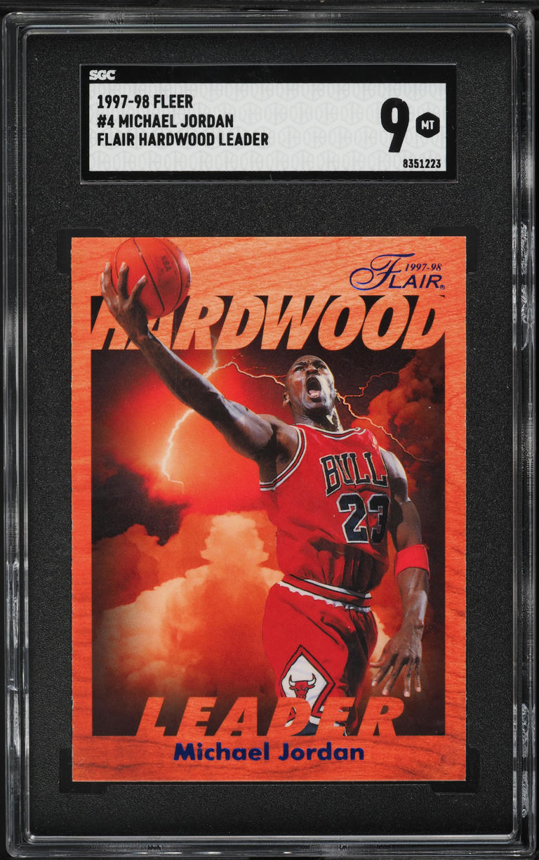 1997 Fleer Flair Hardwood Leaders Michael Jordan #4 SGC 9 MINT