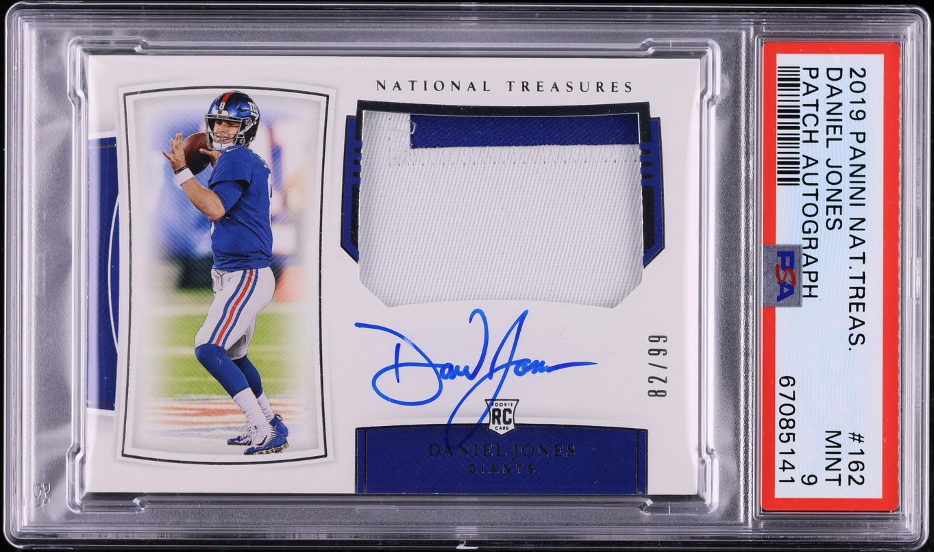 2019 National Treasures Daniel Jones ROOKIE PATCH AUTO /99 #162 PSA 9 MINT